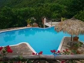 Casitas-de-la-Loma-pool-1